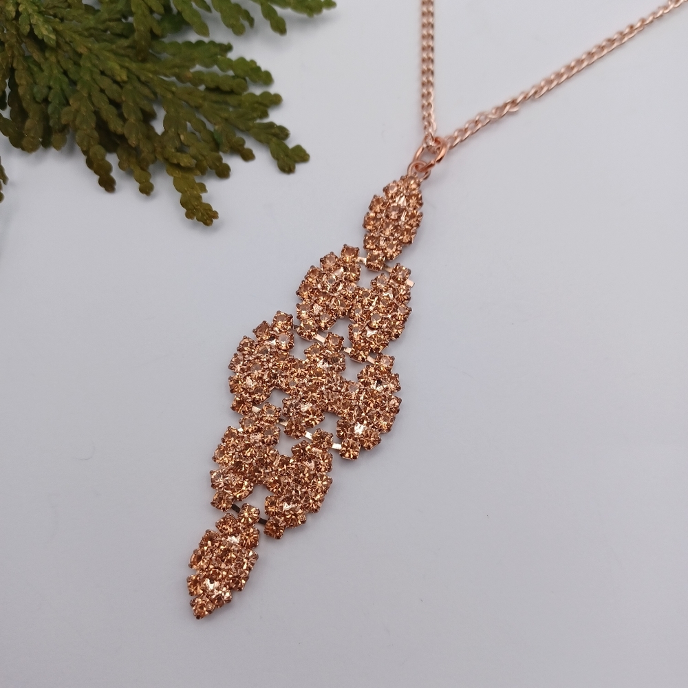 Rose Gold Coloured Rhinestone Necklace